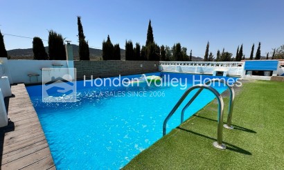 Herverkoop - Villa - Hondón de las Nieves