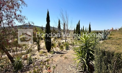 Herverkoop - Villa - Hondón de las Nieves