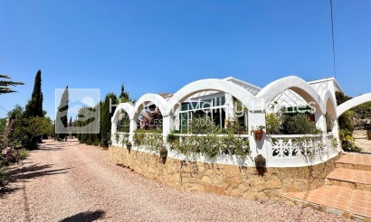 Herverkoop - Villa - Hondón de las Nieves