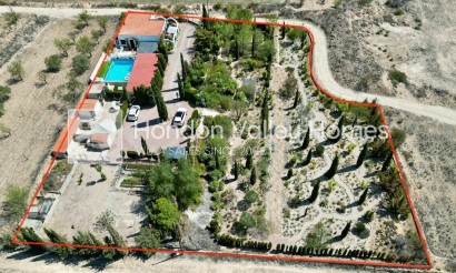 Herverkoop - Villa - Hondón de las Nieves