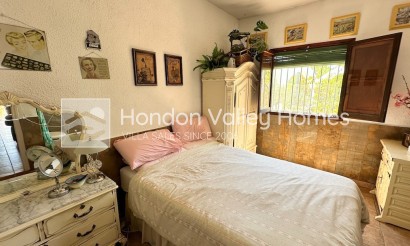 Herverkoop - Villa - Hondón de las Nieves