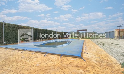 Resale - Villa - Hondón de las Nieves
