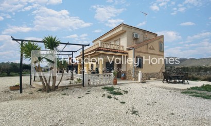 Resale - Villa - Hondón de las Nieves