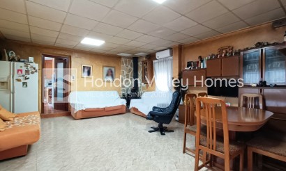 Resale - Villa - Hondón de las Nieves