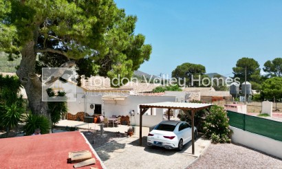 Resale - Semi - Detached Villa - La Romana