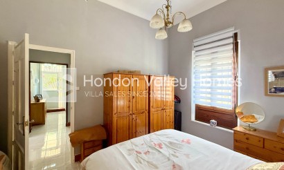 Resale - Semi - Detached Villa - La Romana