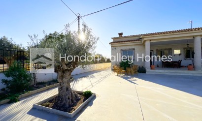 Herverkoop - Villa - Barbarroja