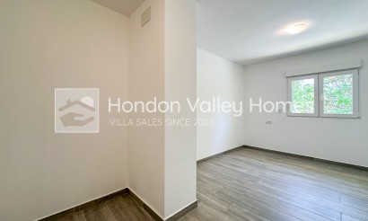 Herverkoop - 3. Semi - Detached Villa - Barbarroja