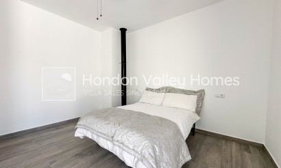 Herverkoop - 3. Semi - Detached Villa - Barbarroja