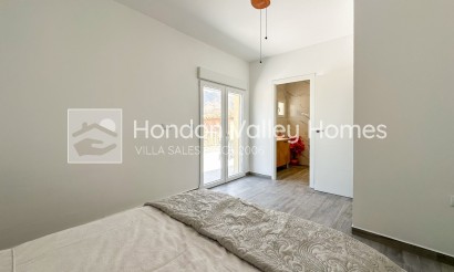 Herverkoop - 3. Semi - Detached Villa - Barbarroja