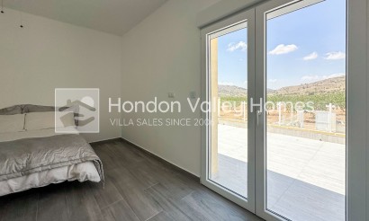 Herverkoop - 3. Semi - Detached Villa - Barbarroja