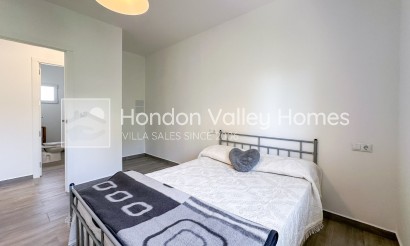 Herverkoop - 3. Semi - Detached Villa - Barbarroja