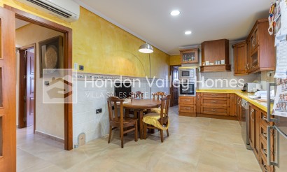 Herverkoop - Detached Villa - Montesinos - La Herrada