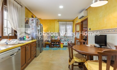 Herverkoop - Detached Villa - Montesinos - La Herrada