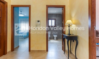 Herverkoop - Detached Villa - Montesinos - La Herrada