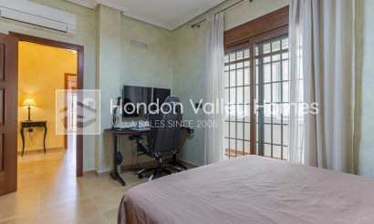 Herverkoop - Detached Villa - Montesinos - La Herrada