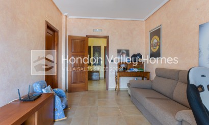 Herverkoop - Detached Villa - Montesinos - La Herrada