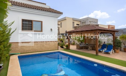Herverkoop - Detached Villa - Montesinos - La Herrada
