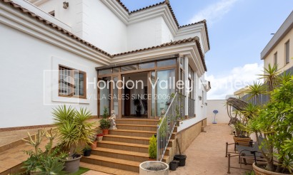 Herverkoop - Detached Villa - Montesinos - La Herrada