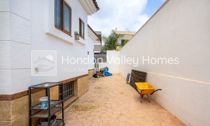 Herverkoop - Detached Villa - Montesinos - La Herrada