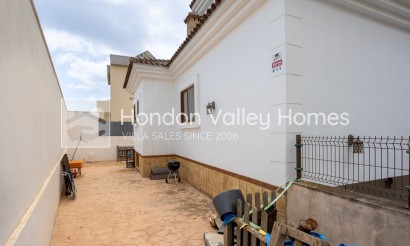 Herverkoop - Detached Villa - Montesinos - La Herrada