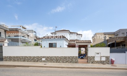 Herverkoop - Detached Villa - Montesinos - La Herrada