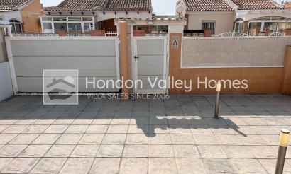 Rynek wtórny - Detached Villa - Torrevieja
