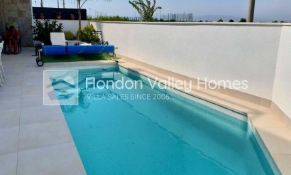 Resale - Villa - Daya Nueva