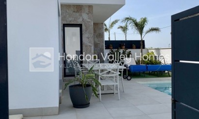 Resale - Villa - Daya Nueva