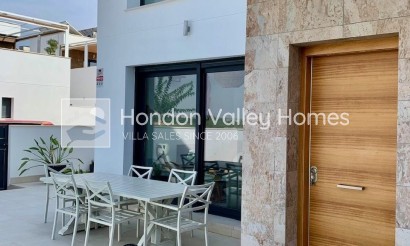 Resale - Villa - Daya Nueva