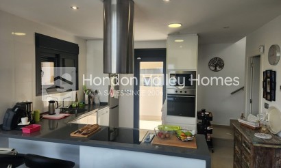 Resale - Villa - Daya Nueva