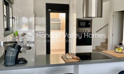 Resale - Villa - Daya Nueva