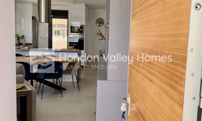 Resale - Villa - Daya Nueva