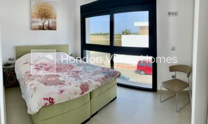 Resale - Villa - Daya Nueva