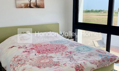 Resale - Villa - Daya Nueva