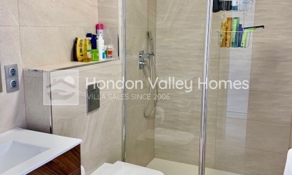 Resale - Villa - Daya Nueva