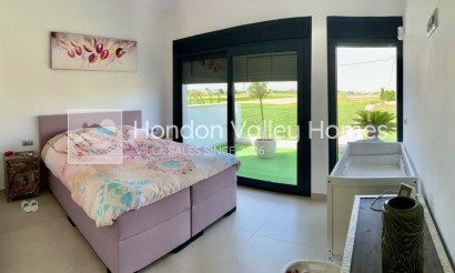Resale - Villa - Daya Nueva