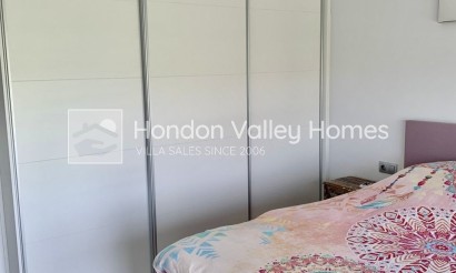 Resale - Villa - Daya Nueva