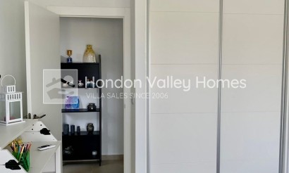 Resale - Villa - Daya Nueva