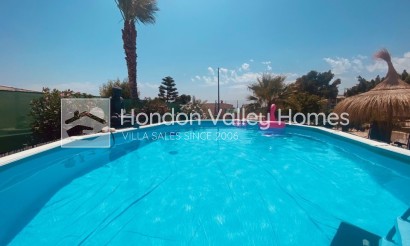 Resale - Villa - Albatera