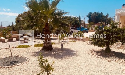 Resale - Villa - Albatera
