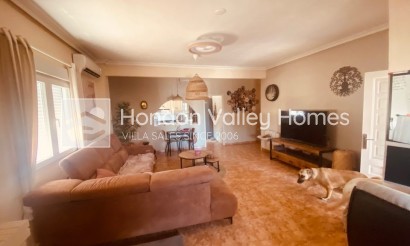 Resale - Villa - Albatera