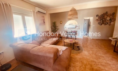 Resale - Villa - Albatera