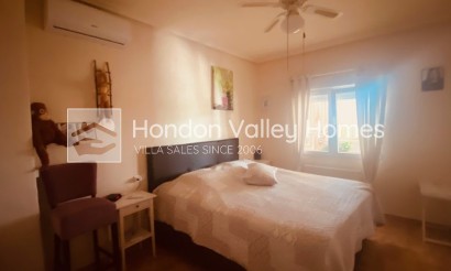 Resale - Villa - Albatera