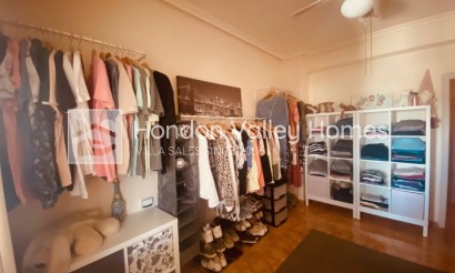 Resale - Villa - Albatera