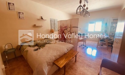 Resale - Villa - Albatera