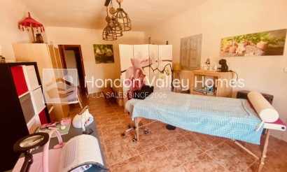 Resale - Villa - Albatera