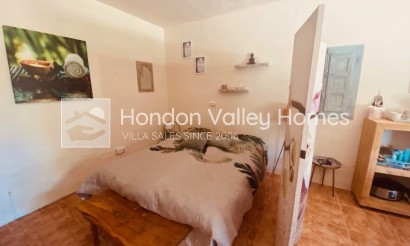Resale - Villa - Albatera