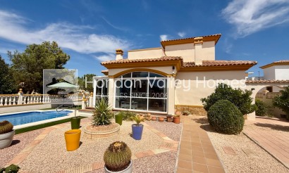 Herverkoop - Villa - Hondón de las Nieves