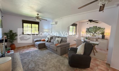 Herverkoop - Villa - Hondón de las Nieves